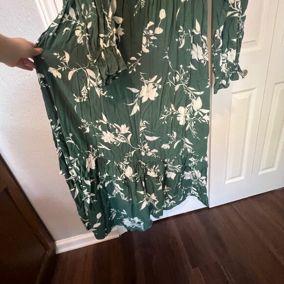 Women's Plus Ava & Viv Green Floral Tie-Neck Maxi Dress Size X - Picture 8 of 11